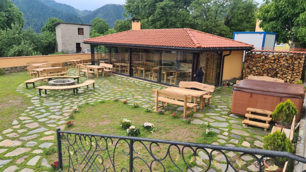 Guesthouse Nefertiti Smolyan Exterior photo